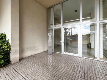VENTA -  Departamento de 1 dormitorio con cochera, quincho y SUM. Barrio Martín, Rosario.