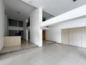 VENTA -  Departamento de 1 dormitorio con cochera, quincho y SUM. Barrio Martín, Rosario.