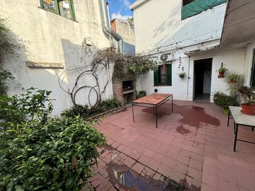 PH 4 ambientes con gran patio. San isidro.