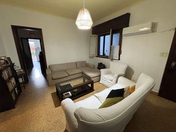 PH 4 ambientes con gran patio. San isidro.
