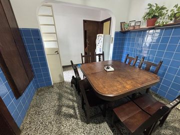 PH 4 ambientes con gran patio. San isidro.