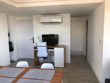 Espectacular Semi-Piso de 3 ambientes  con cochera en torre de lujo sobre esquina. Banfield E.-