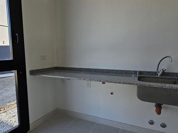 Casa en El Naudir en venta a estrenar con pileta 3 dormitorios y escritorio 6593