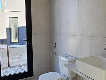 Casa en El Naudir en venta a estrenar con pileta 3 dormitorios y escritorio 6593