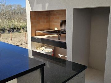 Casa en El Naudir en venta a estrenar con pileta 3 dormitorios y escritorio 6593