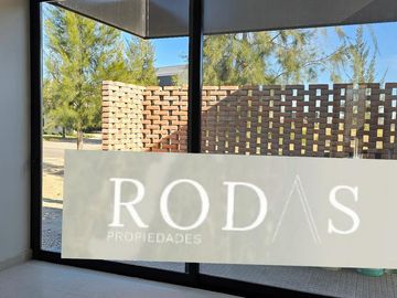 Casa en El Naudir en venta a estrenar con pileta 3 dormitorios y escritorio 6593
