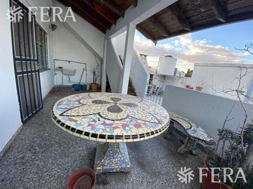 Venta de ph de 3 ambientes con balcón, patio y terraza en Wilde