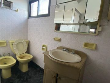 Venta de ph de 3 ambientes con balcón, patio y terraza en Wilde