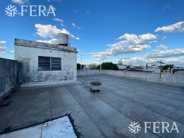 Venta de ph de 3 ambientes con balcón, patio y terraza en Wilde