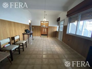 Venta de ph de 3 ambientes con balcón, patio y terraza en Wilde