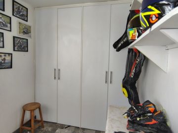 CASA EN VENTA, VALLE  DORADO, VIGILANCIA, EXCELENTE MANTENIMIENTO.
