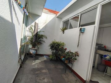 CASA EN VENTA, VALLE  DORADO, VIGILANCIA, EXCELENTE MANTENIMIENTO.