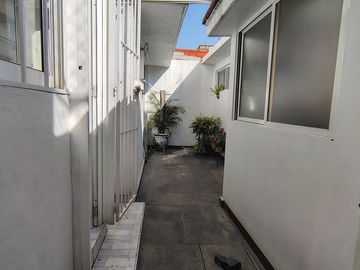 CASA EN VENTA, VALLE  DORADO, VIGILANCIA, EXCELENTE MANTENIMIENTO.