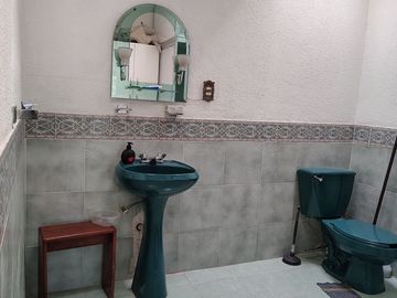 CASA EN VENTA, VALLE  DORADO, VIGILANCIA, EXCELENTE MANTENIMIENTO.