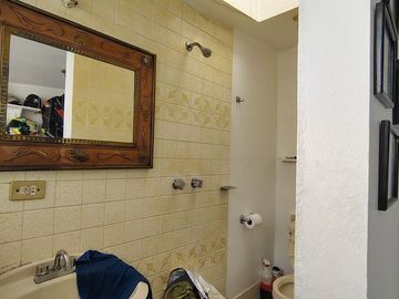 CASA EN VENTA, VALLE  DORADO, VIGILANCIA, EXCELENTE MANTENIMIENTO.