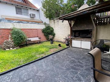 Casa con galpon en venta en  San Andres