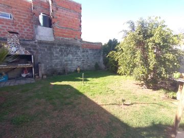 Casa dos dormitorios en venta -Barrio Tiro Suizo