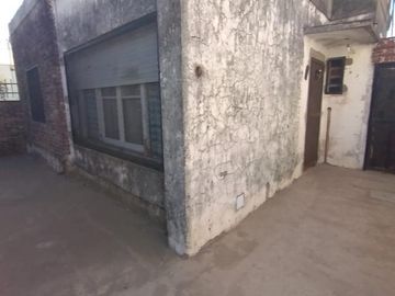 Casa dos dormitorios en venta -Barrio Tiro Suizo