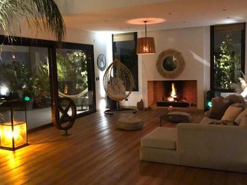 Casa estilo moderno 3 ambientes con acceso propio a laguna en Barrio San Sebastián