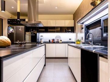 Casa estilo moderno 3 ambientes con acceso propio a laguna en Barrio San Sebastián