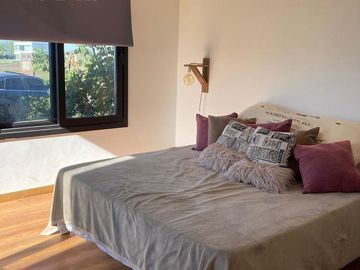 Casa estilo moderno 3 ambientes con acceso propio a laguna en Barrio San Sebastián