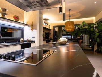 Casa estilo moderno 3 ambientes con acceso propio a laguna en Barrio San Sebastián