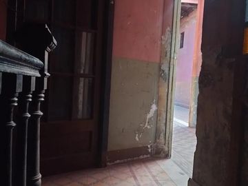 Casa en venta - 9 dormitorios 4 baños - 250mts2 - La Plata