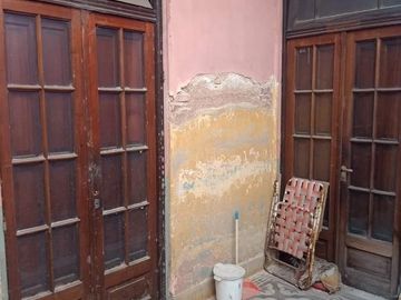 Casa en venta - 9 dormitorios 4 baños - 250mts2 - La Plata