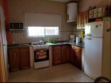 Casa en venta - 3 dormitorios 1 baño - cochera patio parrilla - 500mts2 - Nueva Atlantis