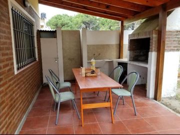 Casa en venta - 3 dormitorios 1 baño - cochera patio parrilla - 500mts2 - Nueva Atlantis