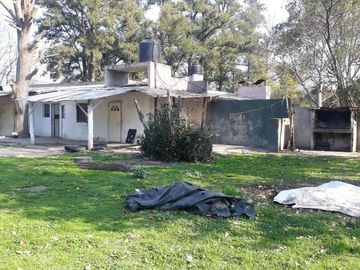 Quinta en venta - 4 dormitorios 2 baños - 2200mts2 - General Rodriguez