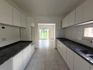 Casa en Santa Lucia Pilar del Este