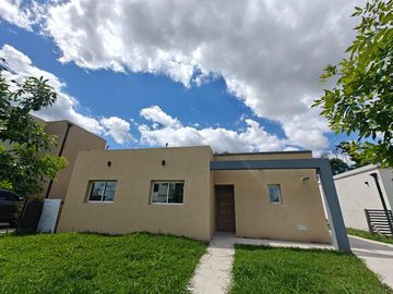 Casa en Santa Lucia Pilar del Este