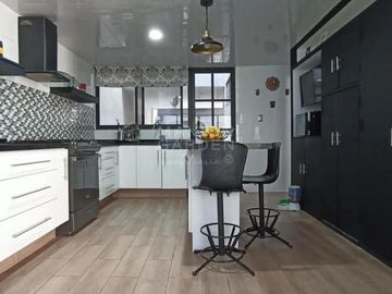 Casa en Venta en Ciudad Satélite completamente remodelada