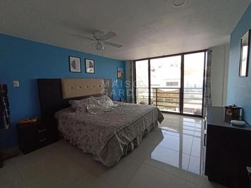 Casa en Venta en Ciudad Satélite completamente remodelada