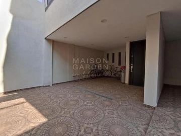 Casa en Venta en Ciudad Satélite completamente remodelada