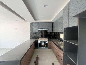 Casa en Venta, nueva, en Fractus, con 3 recámaras con baño cada una