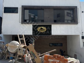 Casa en Venta, nueva, en Fractus, con 3 recámaras con baño cada una