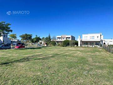 LOTE EN VENTA EN PUERTOS DEL LAGO - CEIBOS - MAROTO PROPIEDADES