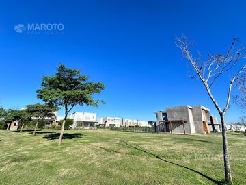 LOTE EN VENTA EN PUERTOS DEL LAGO - CEIBOS - MAROTO PROPIEDADES