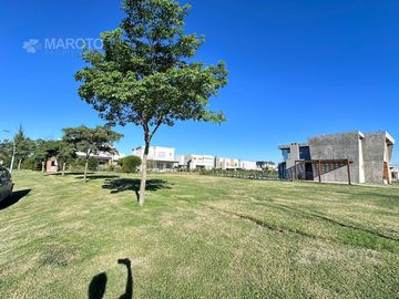 LOTE EN VENTA EN PUERTOS DEL LAGO - CEIBOS - MAROTO PROPIEDADES