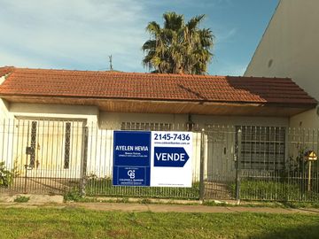 Casa de 3 ambientes en Banfield