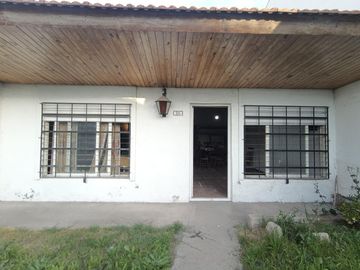 Casa de 3 ambientes en Banfield