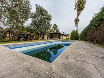 VENTA/PERMUTA - Casa 3 dormitorios con parque y pileta - Roldán, Santa Fe.