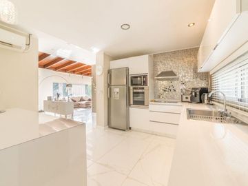 VENTA/PERMUTA - Casa 3 dormitorios con parque y pileta - Roldán, Santa Fe.