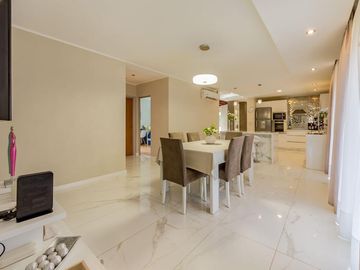 VENTA/PERMUTA - Casa 3 dormitorios con parque y pileta - Roldán, Santa Fe.