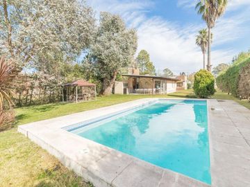 VENTA/PERMUTA - Casa 3 dormitorios con parque y pileta - Roldán, Santa Fe.
