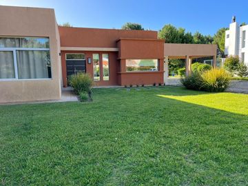 Pinamar, La herradura casa en venta