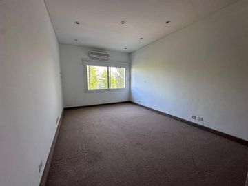 Gran Casa en La Alameda Nordelta en alquiler anual 9 ambientes