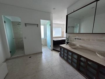 Gran Casa en La Alameda Nordelta en alquiler anual 9 ambientes